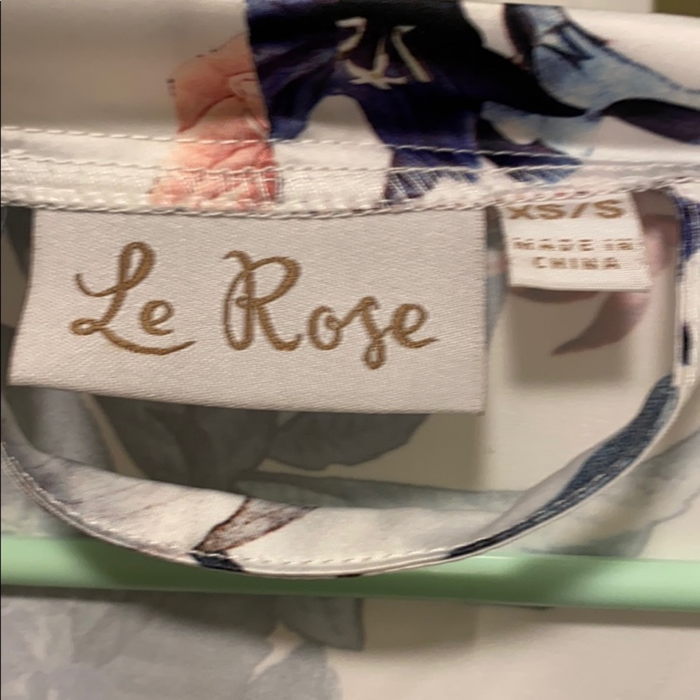 Le Rose Robe - Picture 2 of 5